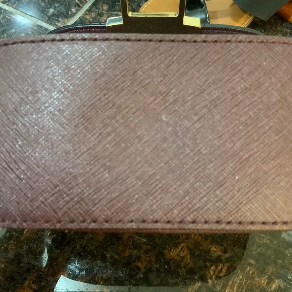 Hard sided Calvin Klein cross shoulder bag. Like new condition. - Picture 6 of 6